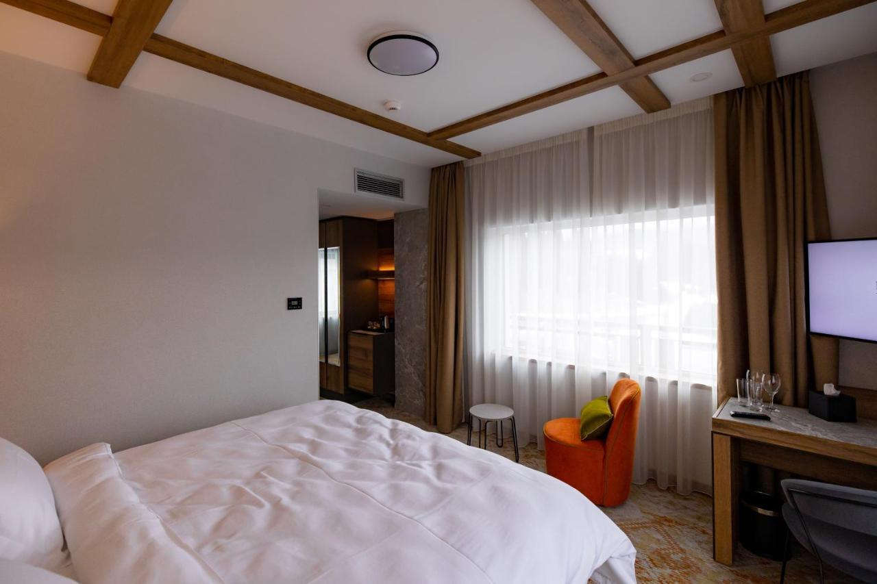 Hotel Belmont Sinaia Bagian luar foto