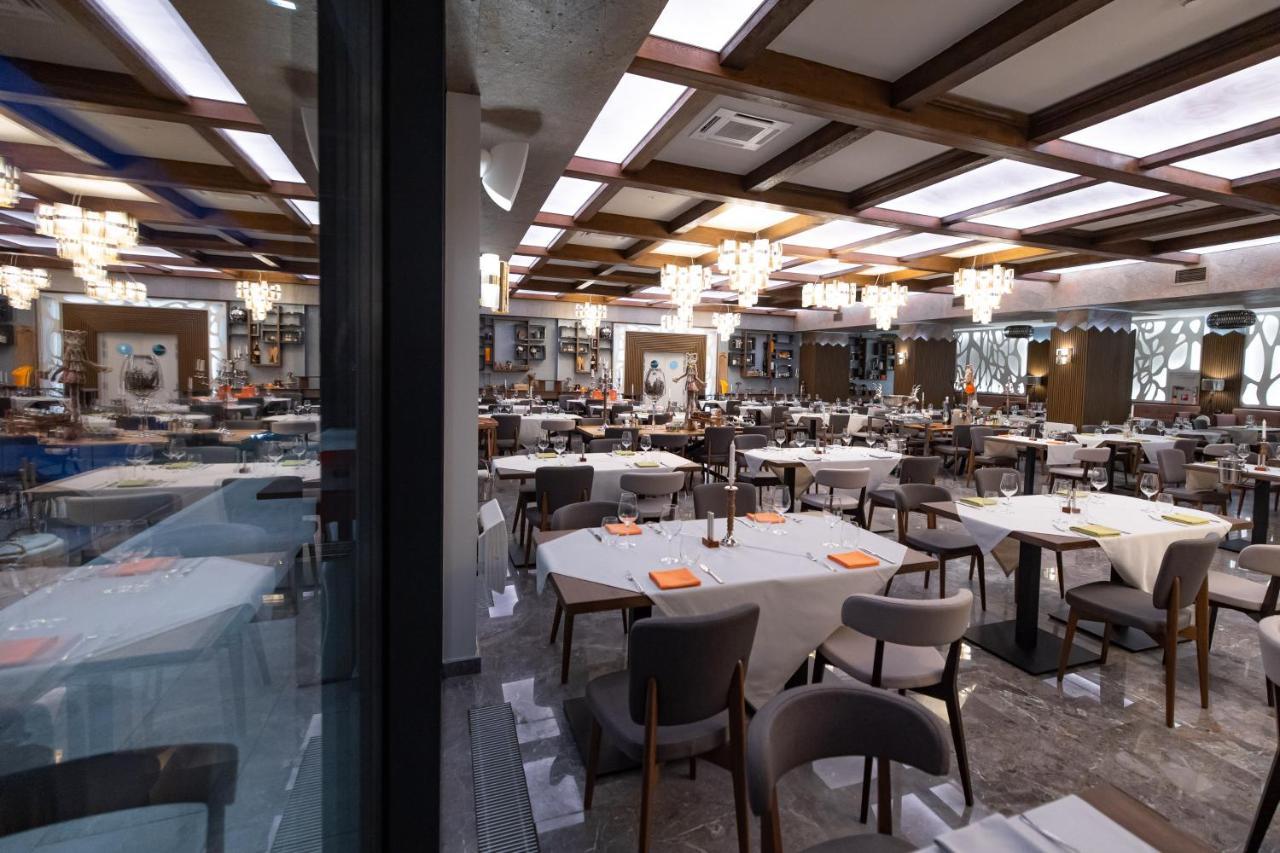 Hotel Belmont Sinaia Bagian luar foto