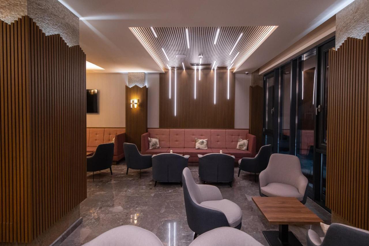Hotel Belmont Sinaia Bagian luar foto